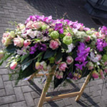 http://www.perardifioristi.it/wp-content/uploads/2010/06/arte-floreale-funerale-2.jpg